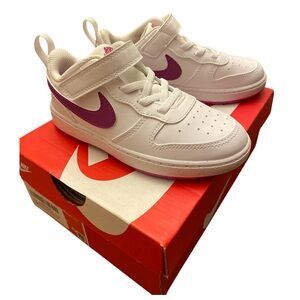 NWT Nike Court Borough Low Top Girls Sneakers in White and Purple Size 10